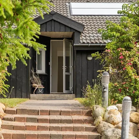 Dom wakacyjny Pelle - 800m From The Sea By Interhome